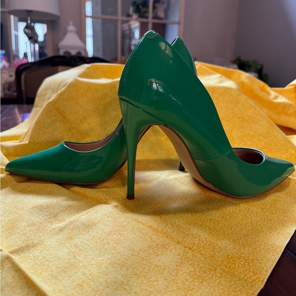 Steve Madden Green Patent Leather Stilettos - Picture 3 of 11